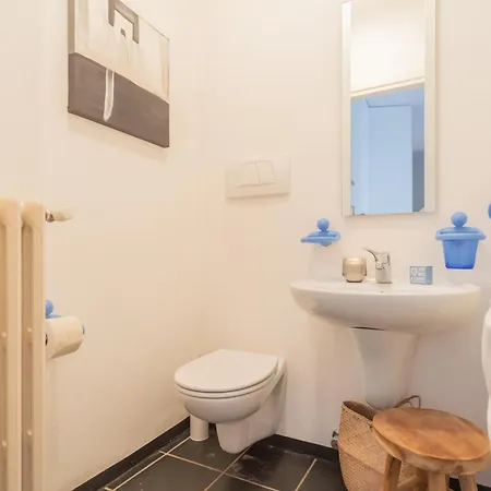 Besana 9 On The - Private Garden & Parking By Rent Apartment