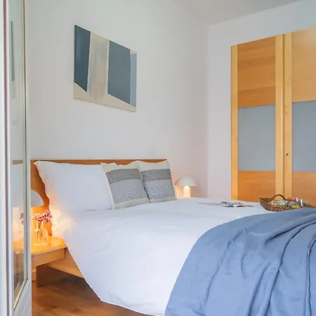 Besana 9 On The - Private Garden & Parking By Rent