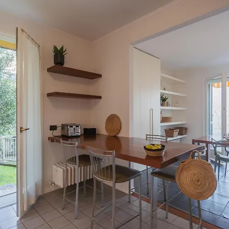 Besana 9 On The - Private Garden & Parking By Rent Διαμέρισμα *