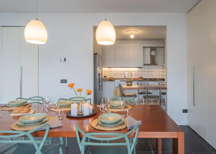 Besana 9 On The - Private Garden & Parking By Rent מולטראזיו